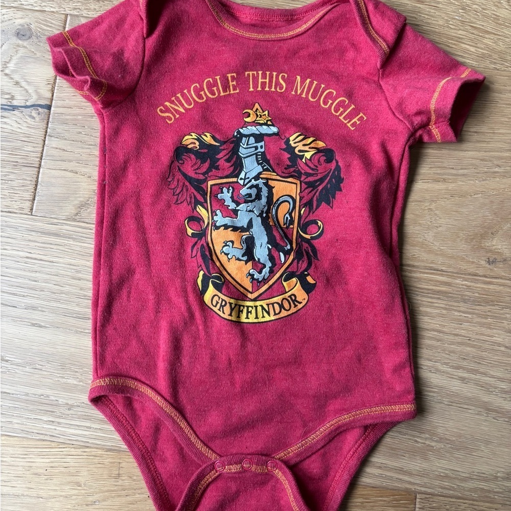 Harry potter gryffindor onesie 12mo